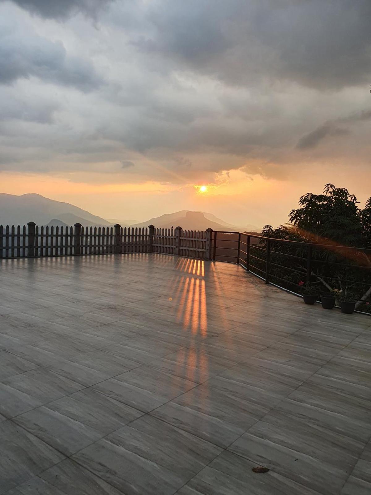 Serenity Valley Ambuluwawa Resort Kandy Buitenkant foto